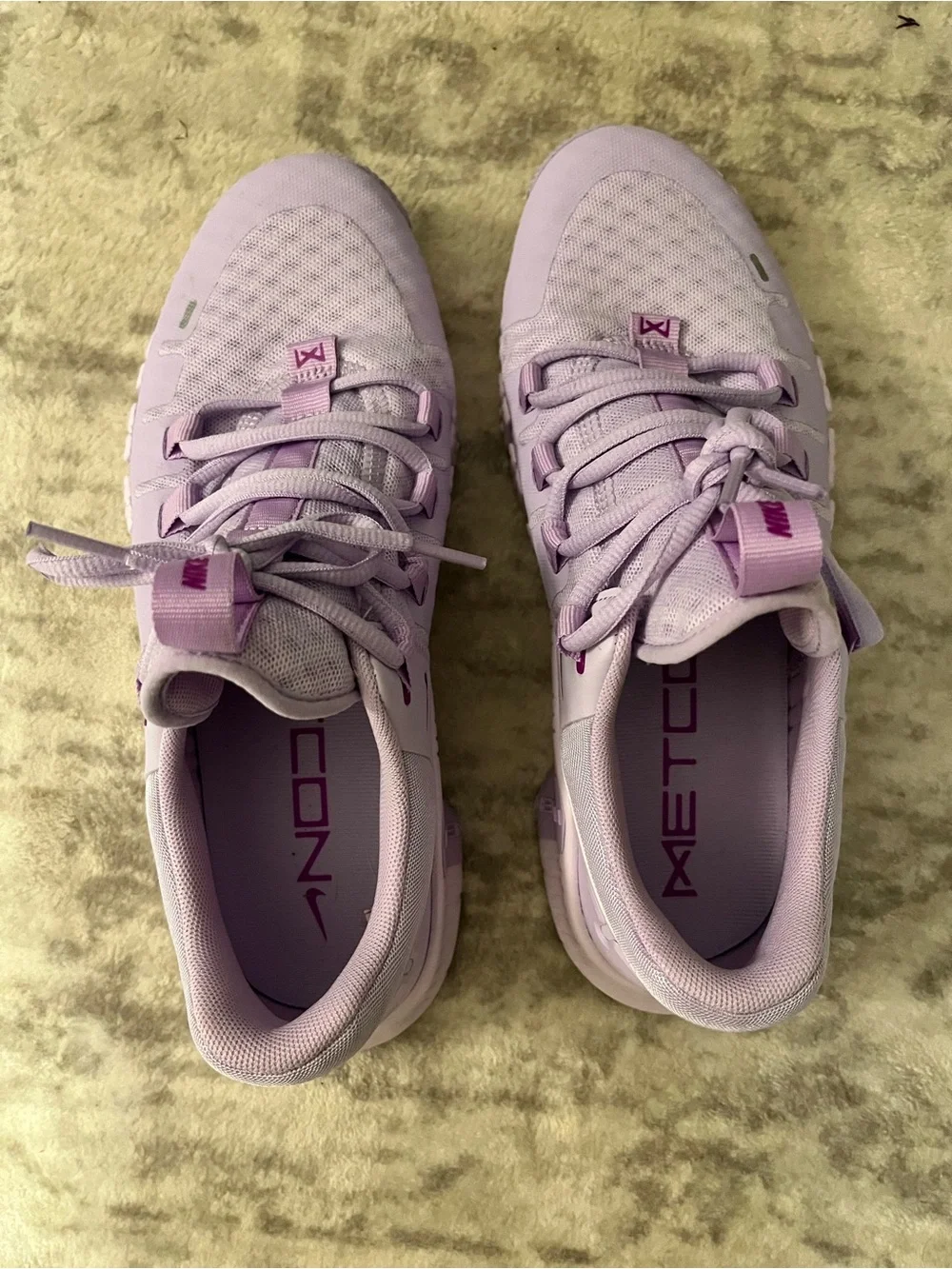 Nike Women’s Lavender shoes sz 9